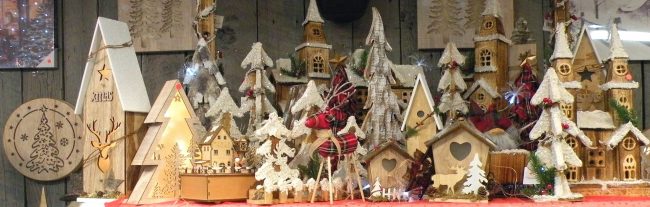 Come and enjoy a new way to do your Christmas shopping in the Laurentians! Pay a visit to our numerous crafts displays and Christmas markets.