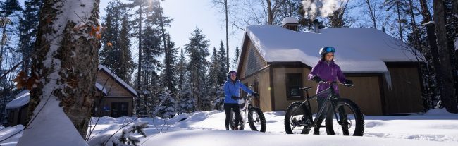 Outdoor enthusiasts, take note! The Laurentians have many parks where you can practise your favourite winter activities.